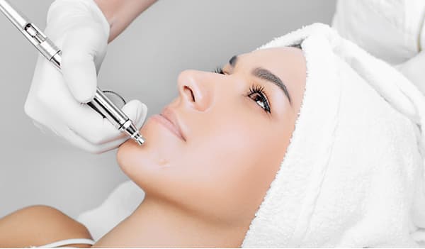 Oxygen facial therapy